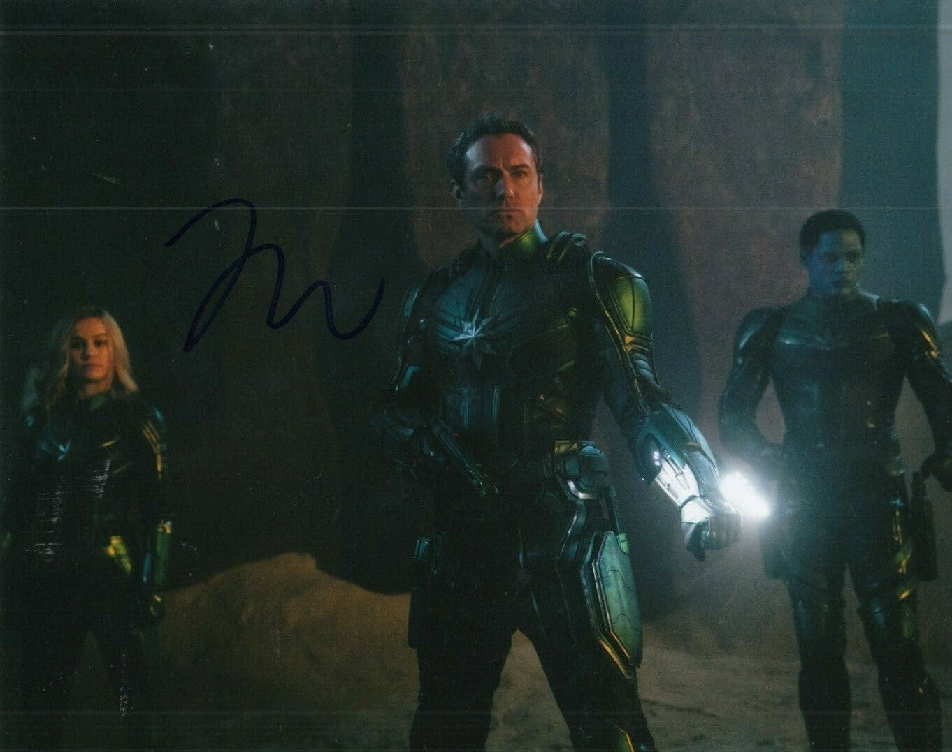 JUDE LAW signed (CAPTAIN MARVEL) autograph Movie 8X10 photo *Yon-Rogg* W/COA #2