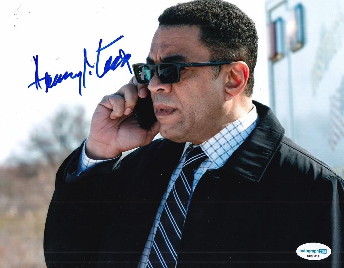 HARRY LENNIX signed (THE BLACKLIST) Harold Cooper 8X10 photo ACOA SC98614