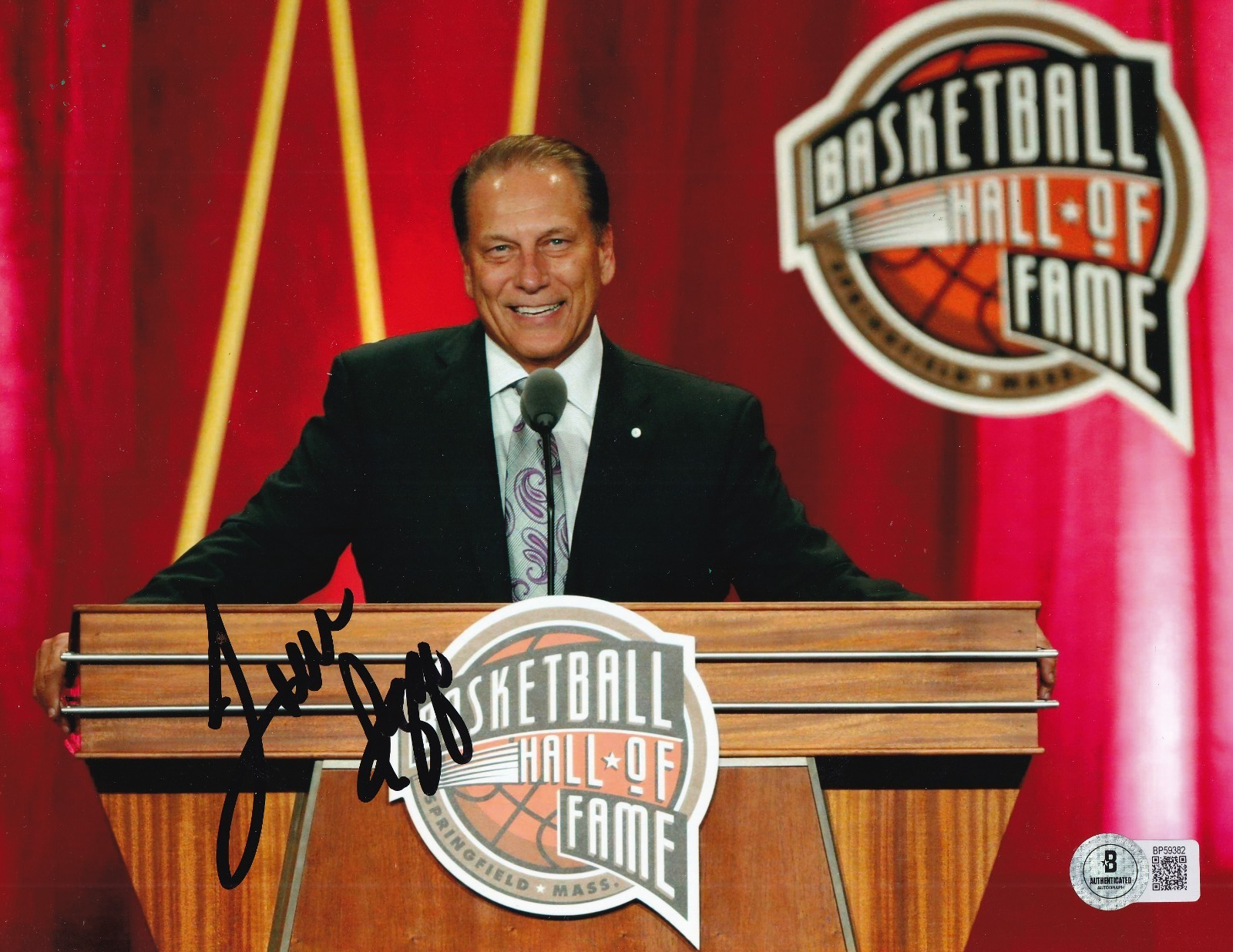 TOM IZZO signed (MICHIGAN STATE SPARTANS) basketball 8X10 BECKETT BAS BP59382