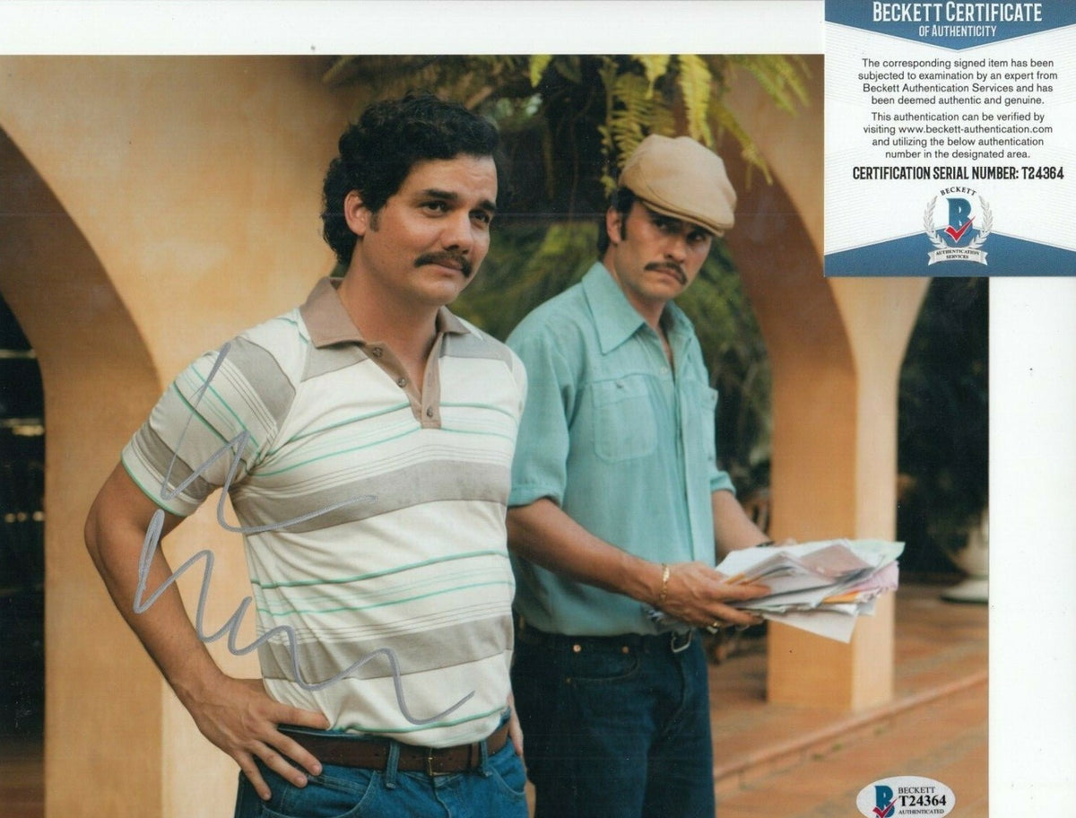 WAGNER MOURA signed (NARCOS) autographed Pablo Escobar 8X10 photo BAS BECKETT #4
