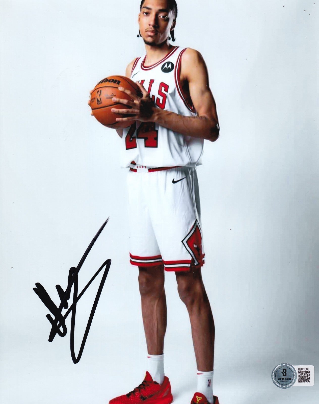 NOA ESSENGUE signed (CHICAGO BULLS) Basketball 8X10 photo BECKETT BAS BU41003