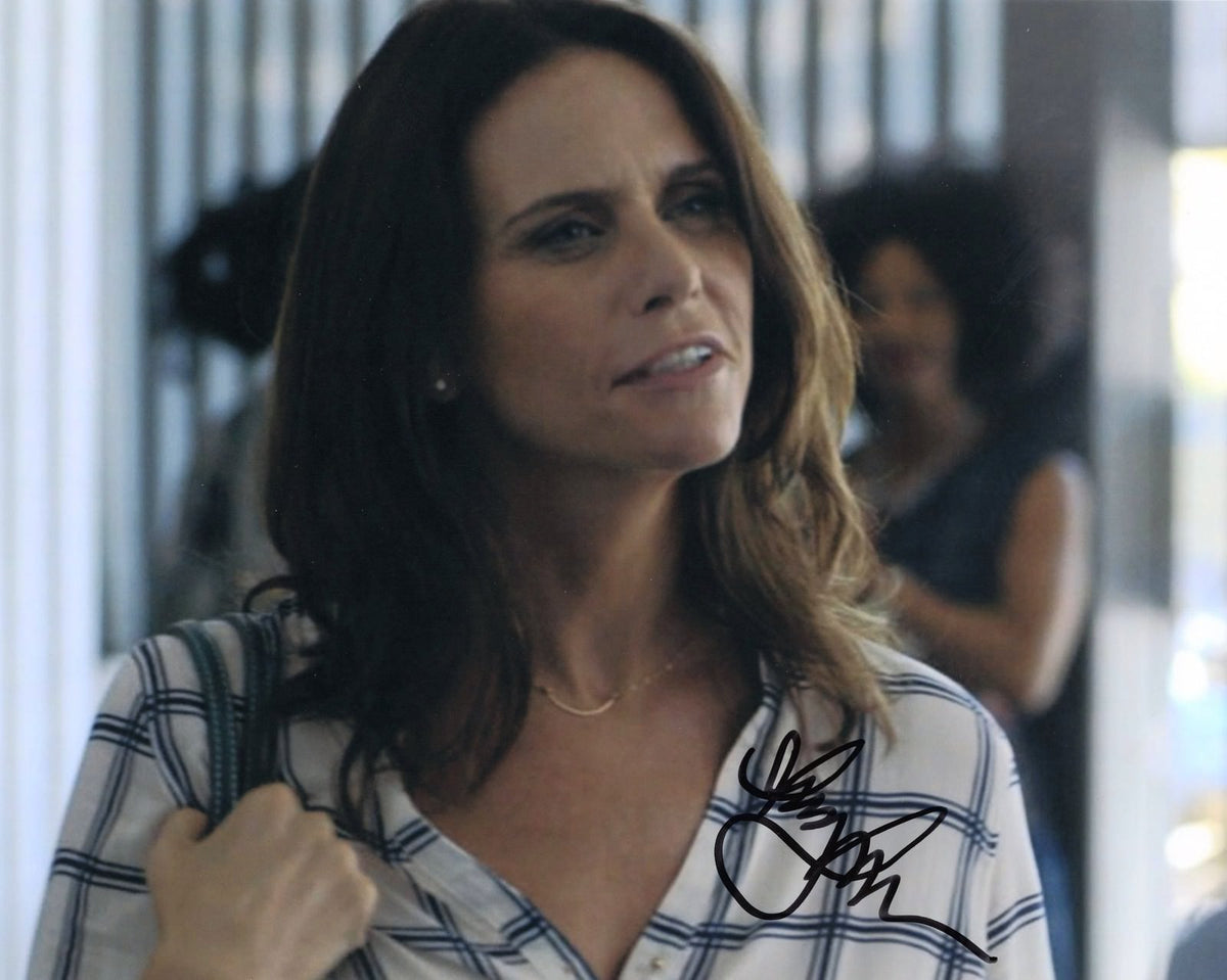 Amy Landecker signed Transparent 8x10 Photograph w/COA Sarah Pfefferman #6
