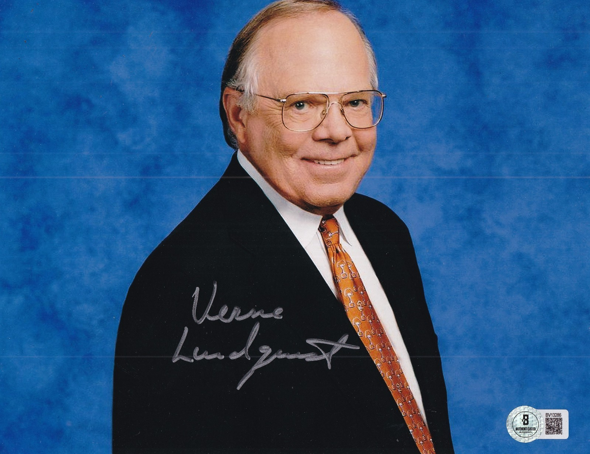 VERNE LUNDQUIST signed (CBS SPORTSCASTER) Golden Throat 8X10 BECKETT BV13286