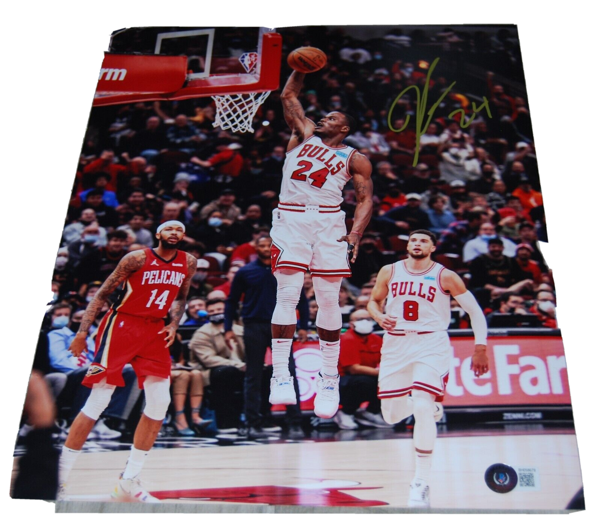 JAVONTE GREEN signed (CHICAGO BULLS) autographed 11X14 photo BECKETT BH058679