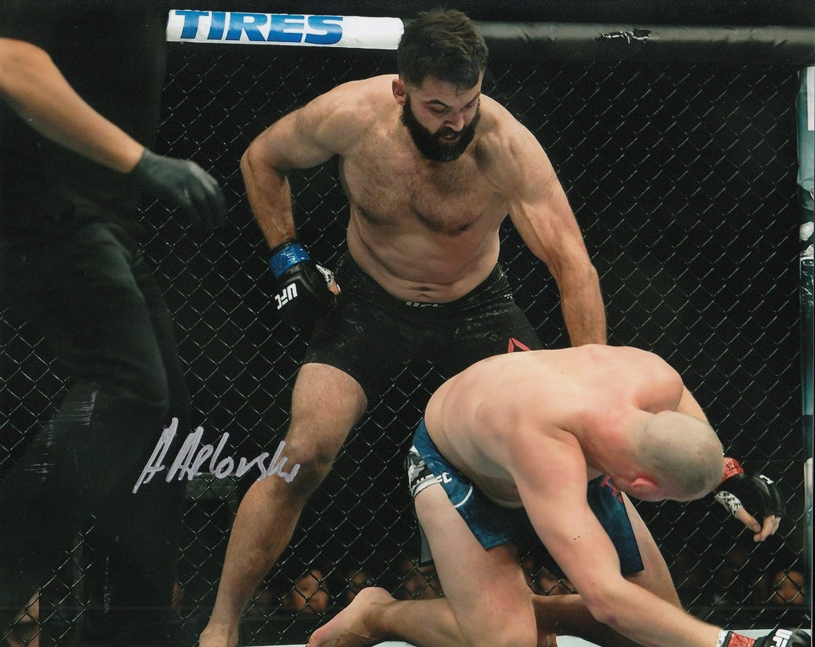 ANDREI "THE PITBULL" ARLOVSKI signed (UFC) MMA FIGHTING 8X10 photo W/COA #8