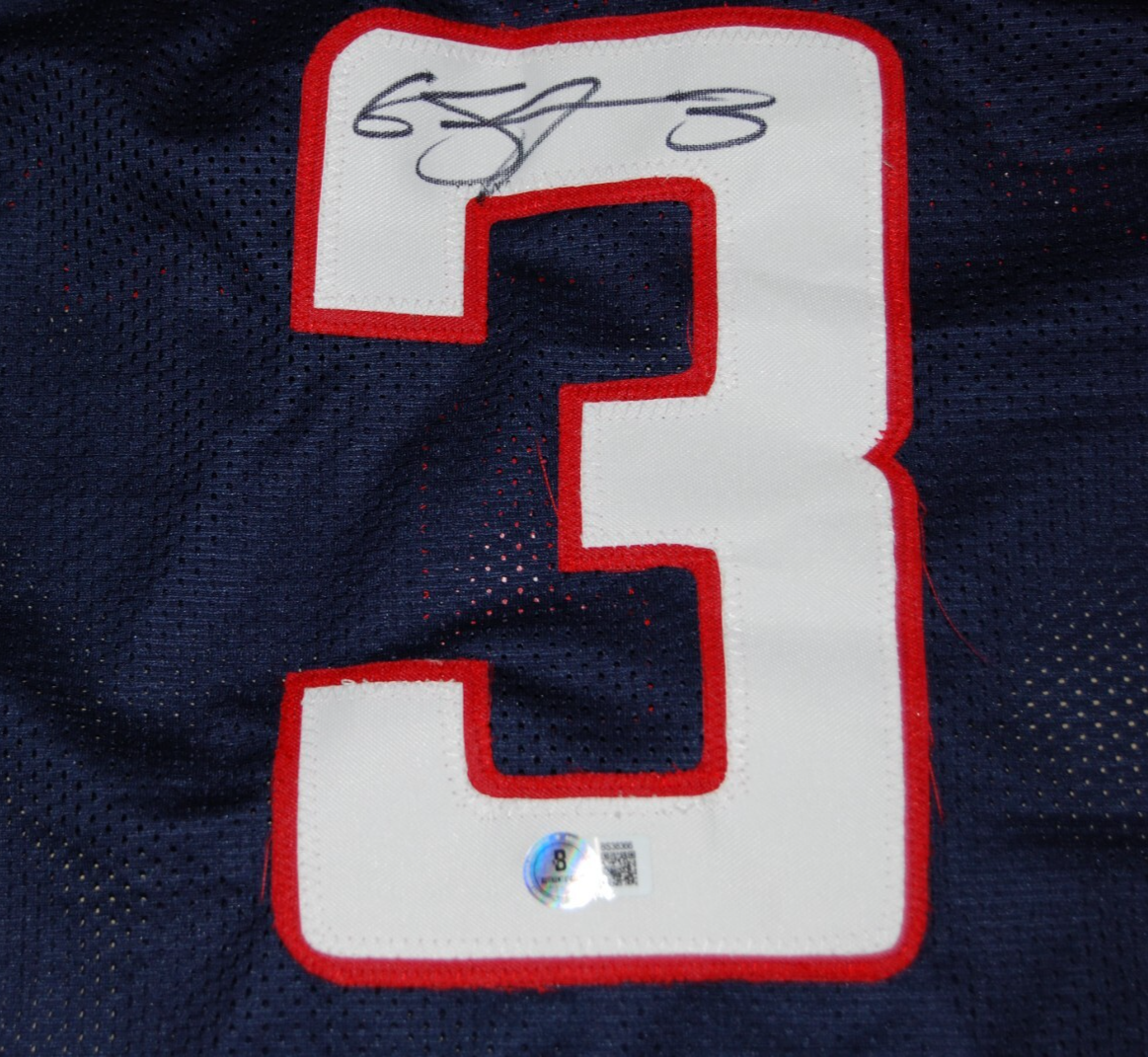 CARON BUTLER signed (UCONN HUSKIES) #3 basketball jersey BECKETT BAS BS38366