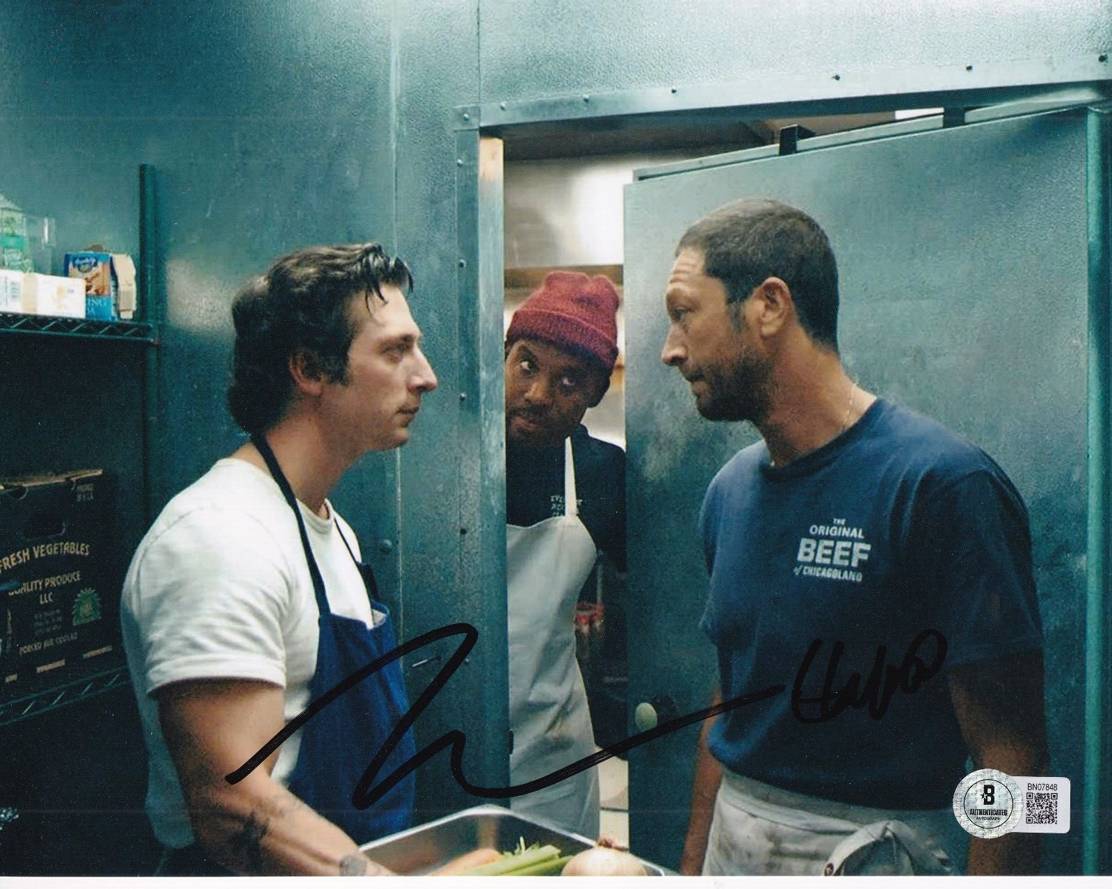 Jeremy Allen White & EBON MOSS-BACHRACH signed (THE BEAR)  8X10 BECKETT BN07848