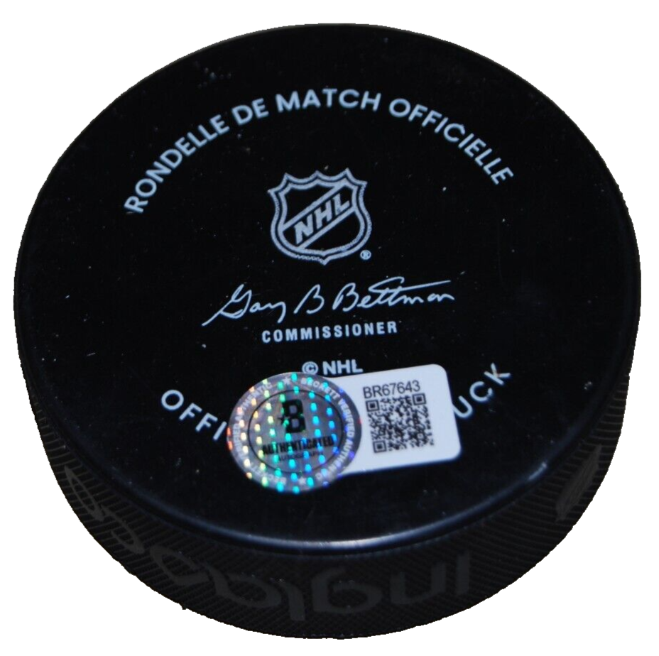 CLAUDE JULIEN signed (BOSTON BRUINS) official hockey game puck BECKETT BR67643