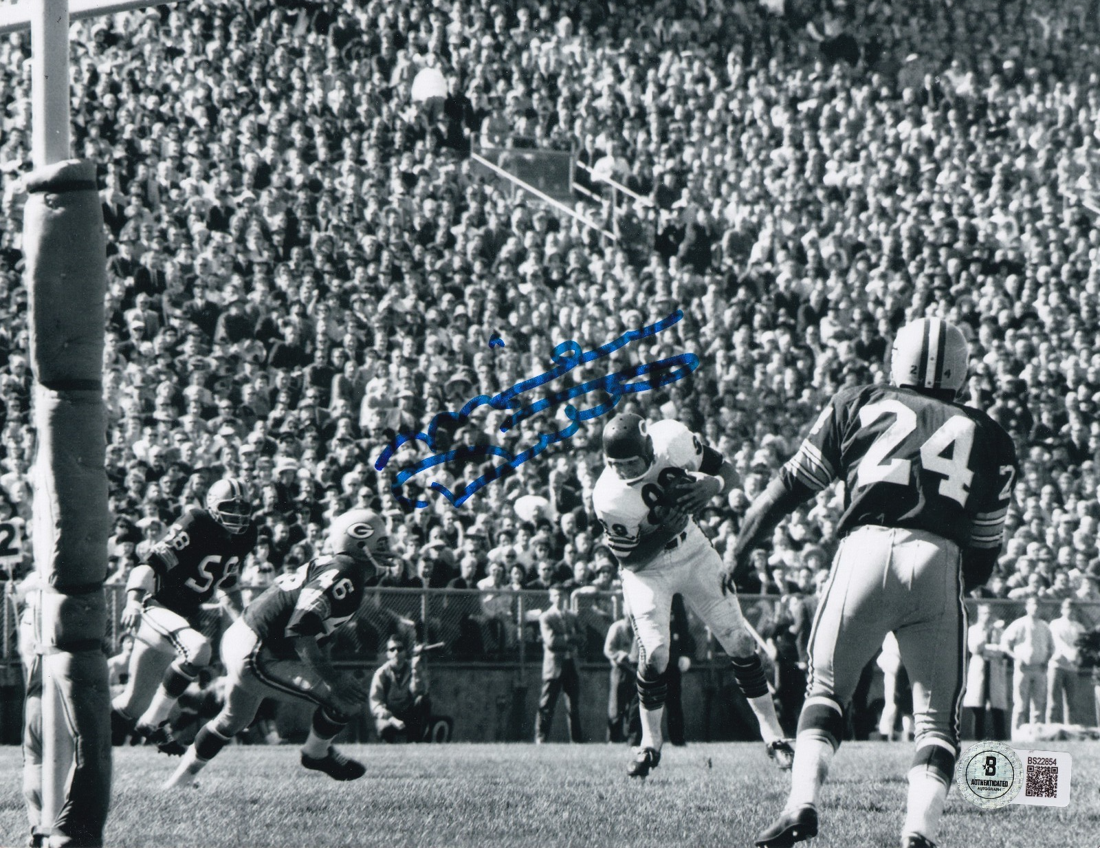 MIKE DITKA signed (CHICAGO BEARS) football 8X10 photo BECKETT BAS BS22854