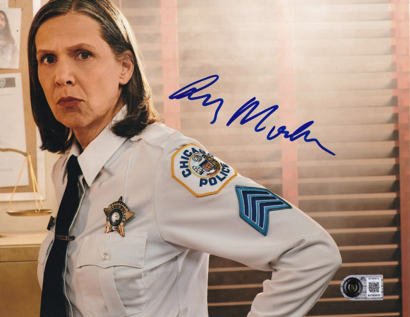 AMY MORTON signed (CHICAGO P.D) Sergeant Platt 8X10 photo BECKETT BY085612