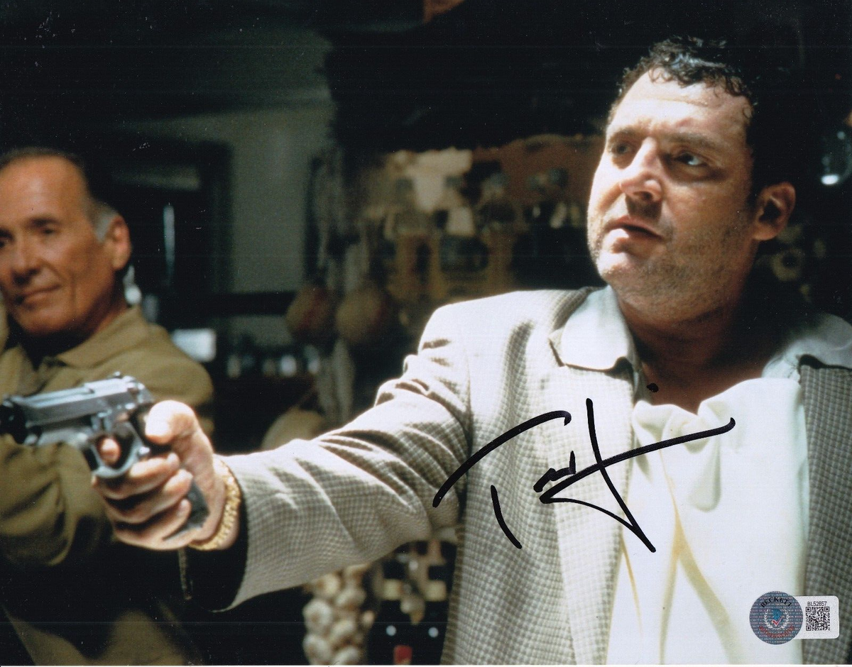 TOM SIZEMORE signed (HEAT) Late Movie Actor 8x10 photo BECKETT BAS BL52657