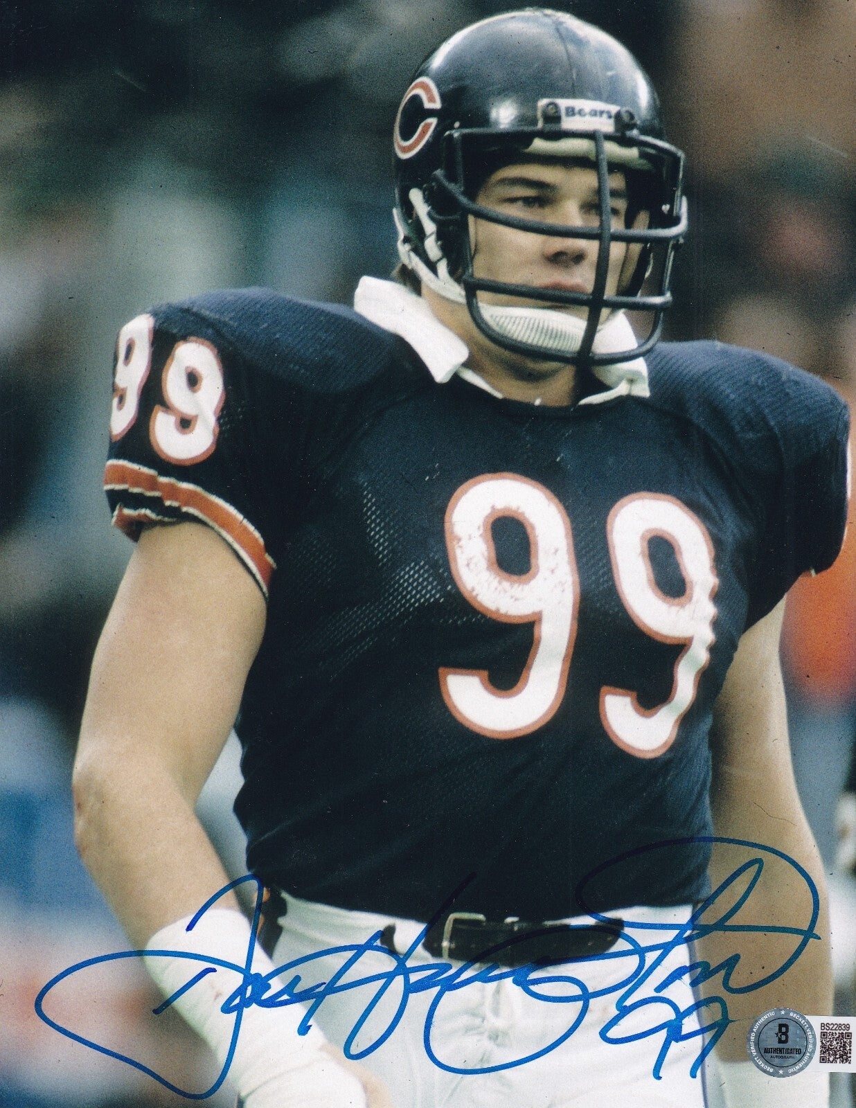 DAN HAMPTON signed (CHICAGO BEARS) football 8X10 photo BECKETT BAS BS22839