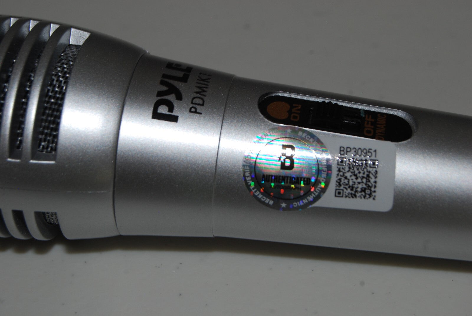 DAVID KUSHNER signed (DAYLIGHT) microphone Music singer BECKETT  BAS BP30951