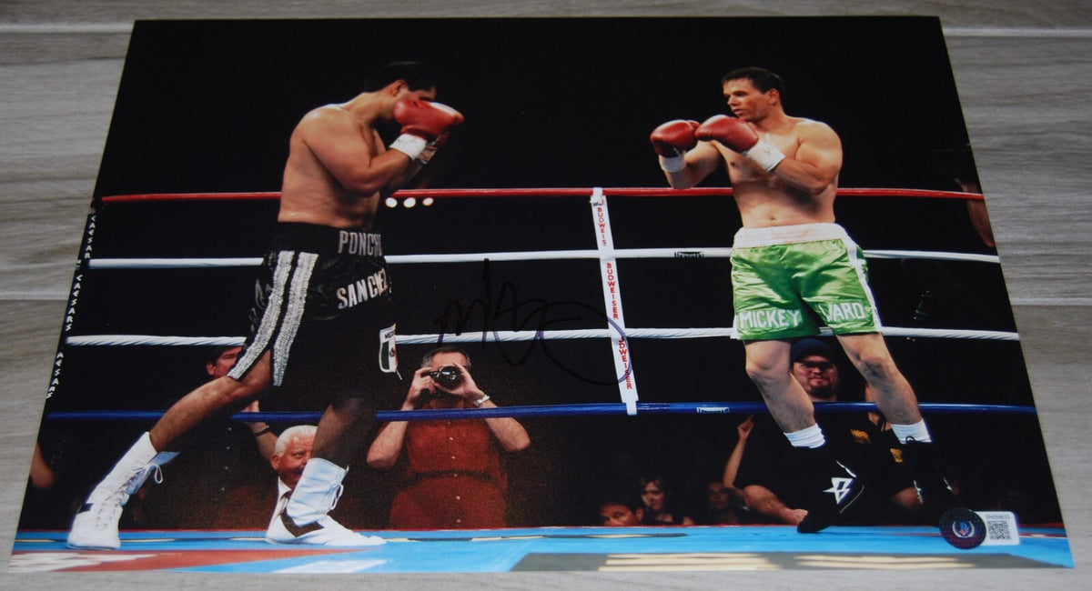 MARK WAHLBERG signed (THE FIGHTER) Mickey Wars 11X14 photo BECKETT BH058633