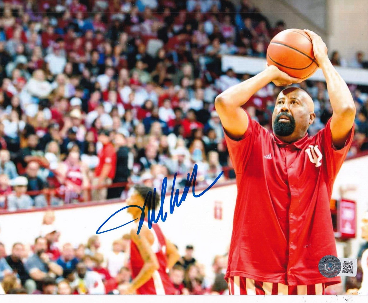 MIKE WOODSON signed (INDIANA HOOSIERS) basketball 8X10 photo BECKETT BH11960