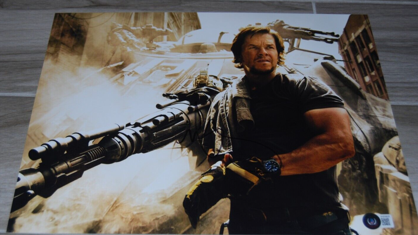MARK WAHLBERG signed (TRANSFORMERS) Cade Movie 11X14 photo BECKETT BH058635
