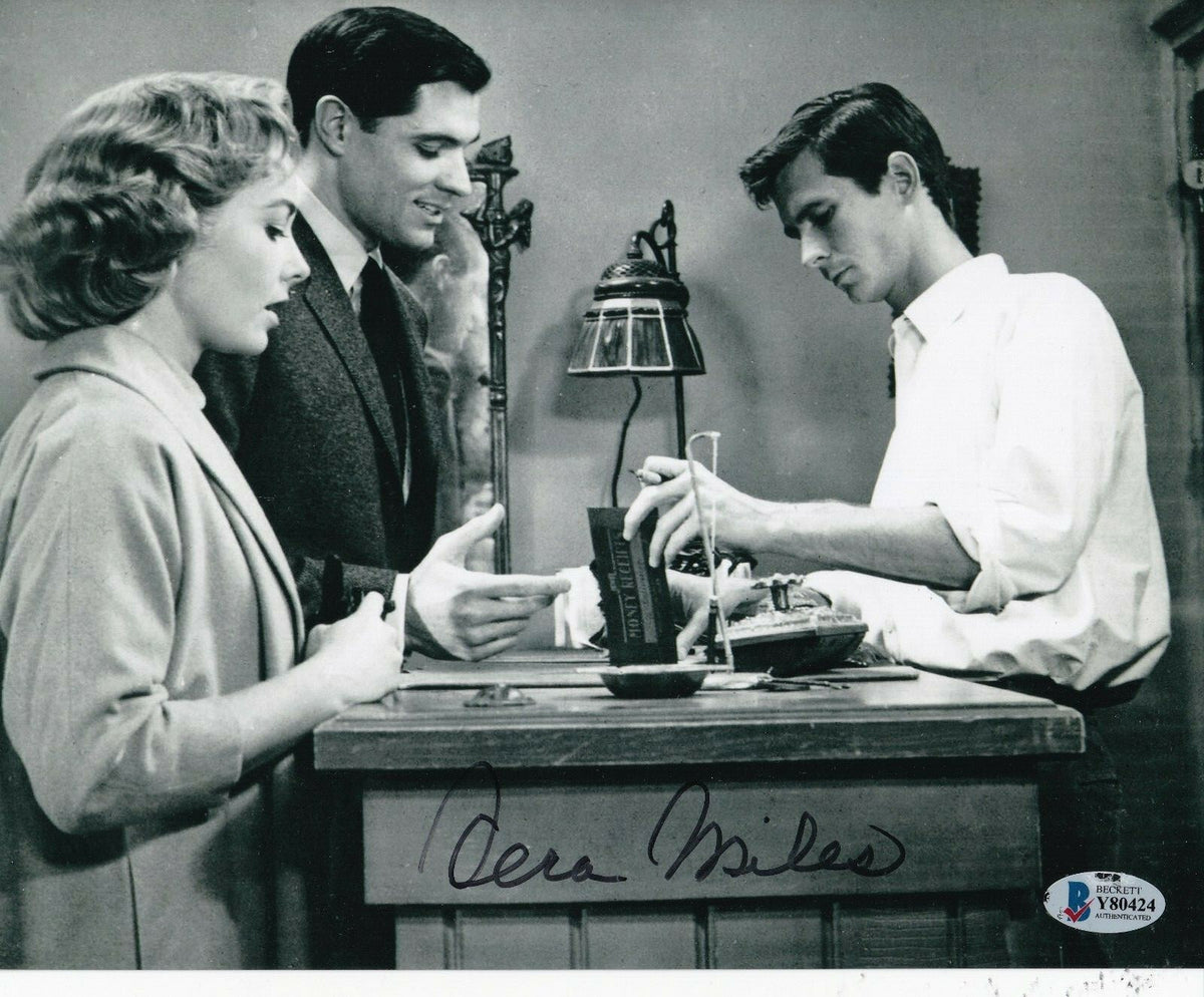 VERA MILES signed (PSYCHO) Movie Lila Crane 8X10 photo BECKETT BAS Y80424