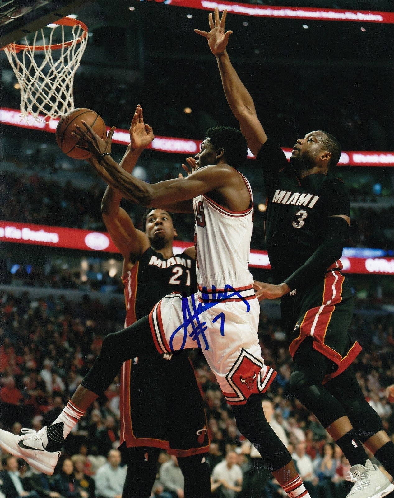 JUSTIN HOLIDAY signed (CHICAGO BULLS) autographed BASKETBALL 8X10 photo W/COA #2