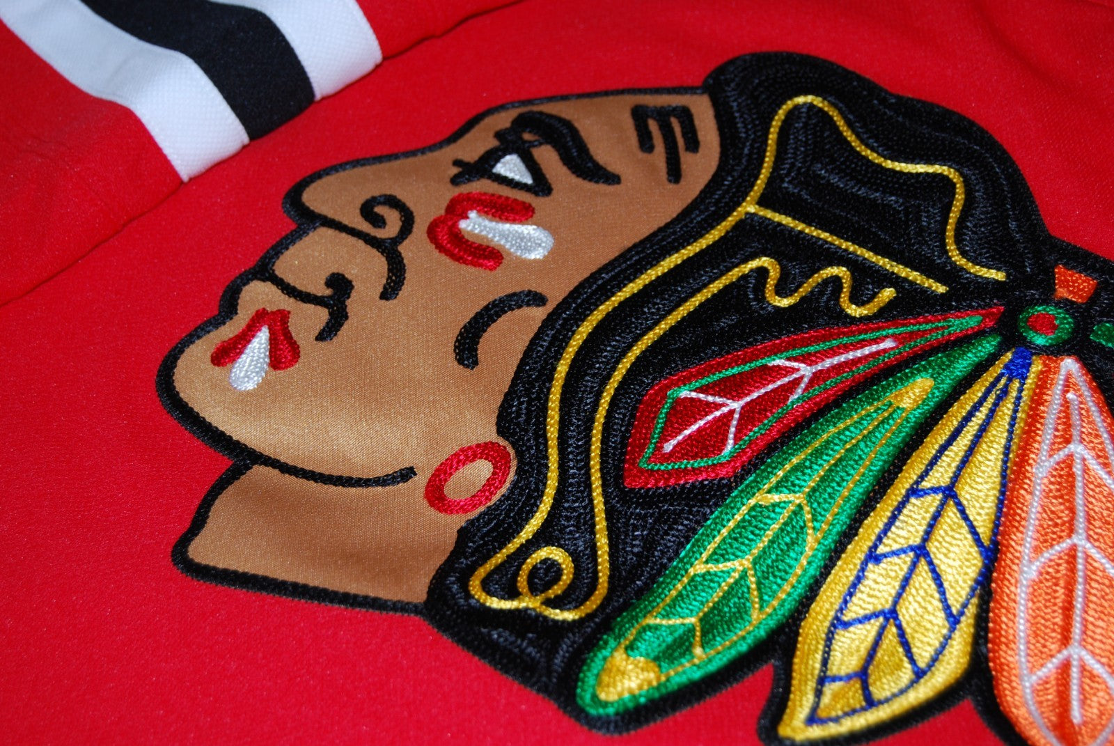 CONNOR BEDARD signed (CHICAGO BLACKHAWKS) Premium hockey jersey BECKETT AE61922