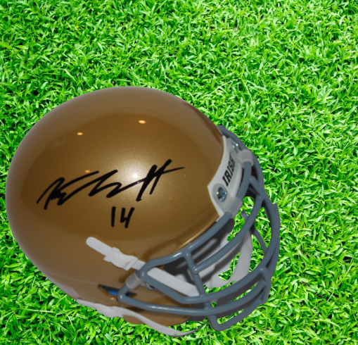 KYLE HAMILTON signed (NOTRE DAME FIGHTING IRISH) Schutt mini football helmet JSA
