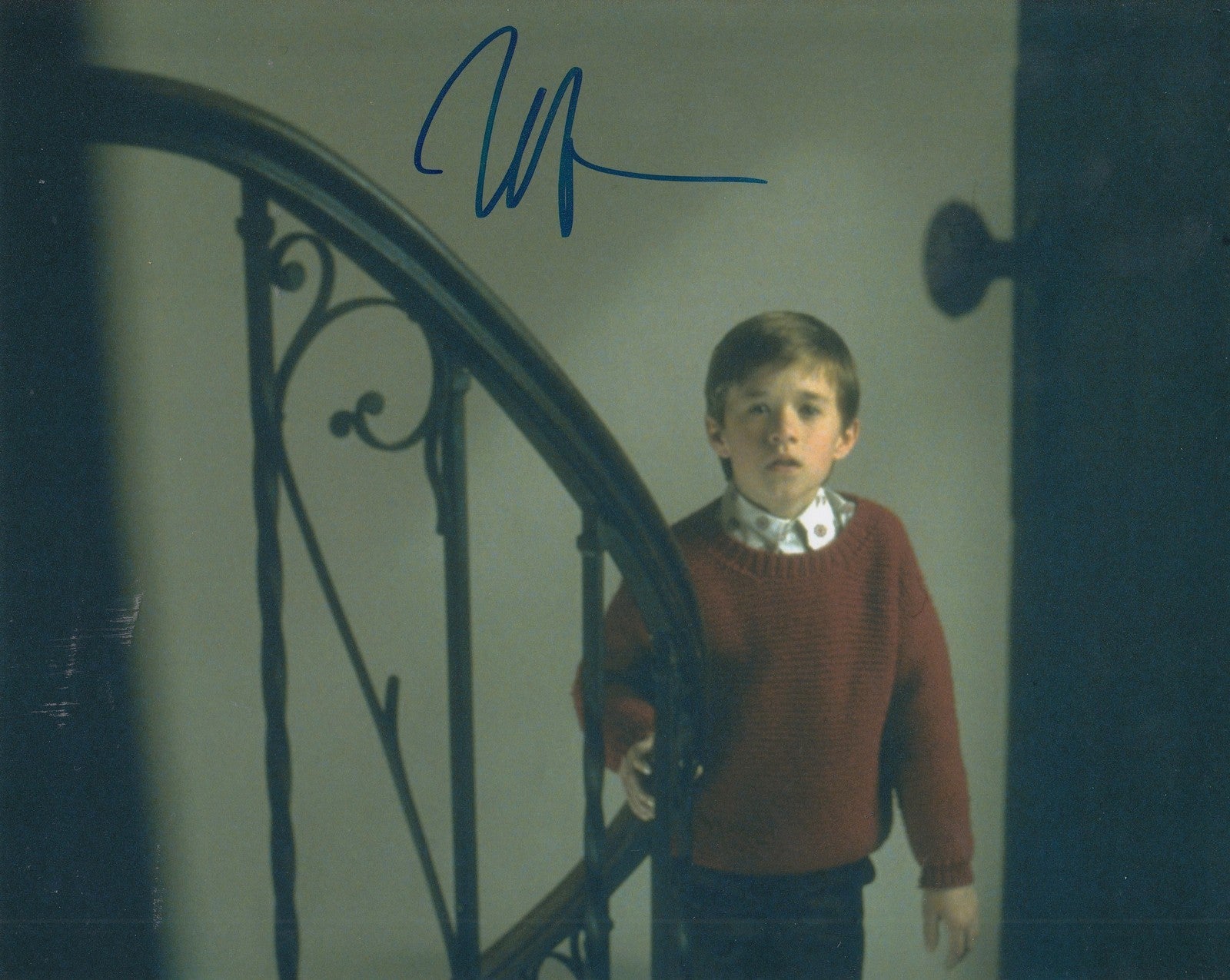 HALEY JOEL OSMENT signed (THE SIXTH SENSE) Movie 8X10 *Cole Sear* photo W/COA #4