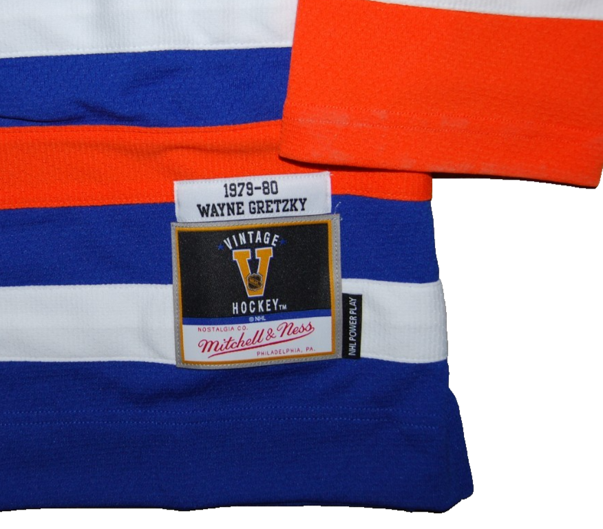 WAYNE GRETZKY signed (EDMONTON OILERS) M&N hockey jersey BECKETT AE38964