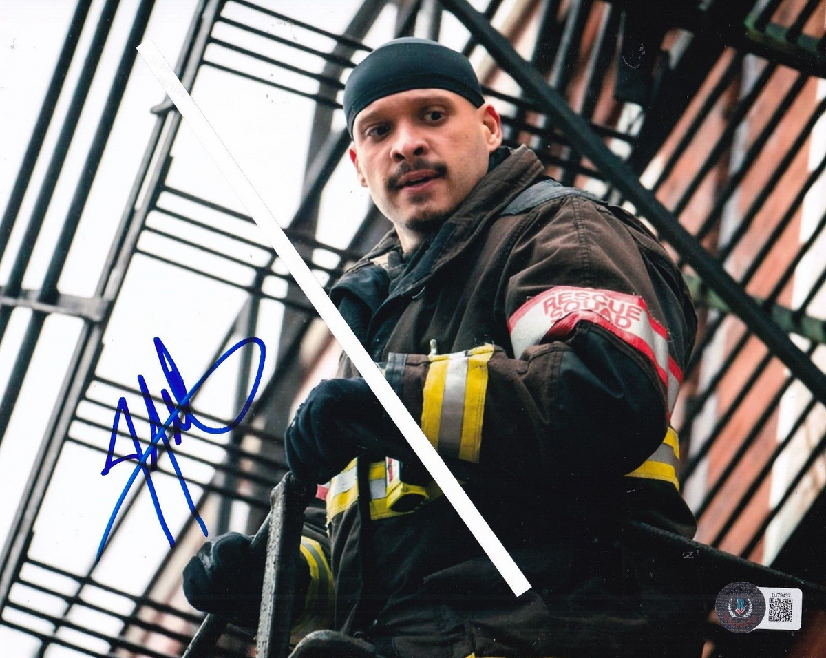 JOE MINOSO signed (CHICAGO FIRE) Joe Cruz 8X10 photo BECKETT BAS BJ79437