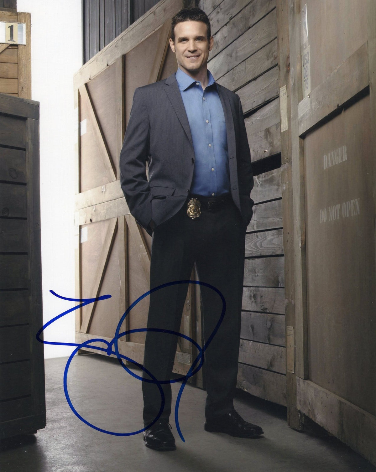 Eddie McClintock Warehouse 13 Pete Lattimer Signed 8x10 Photo w/COA #11