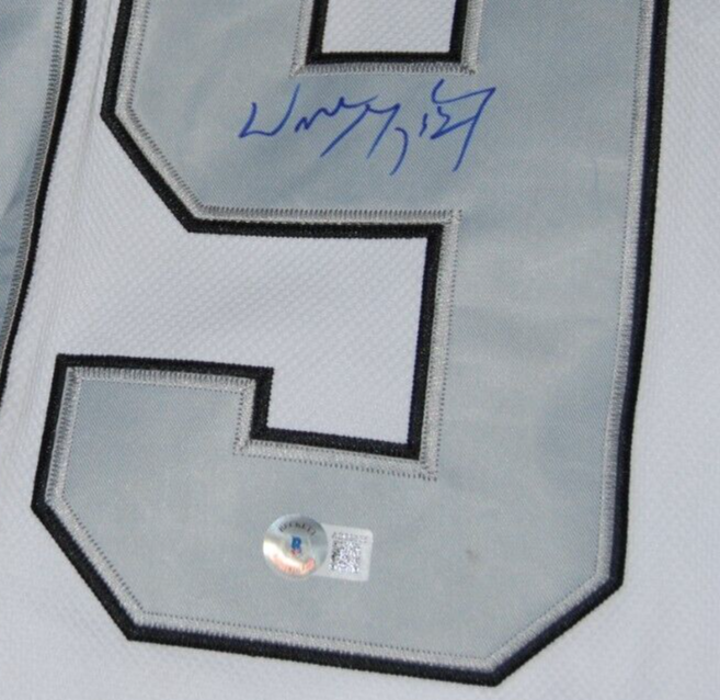 WAYNE GRETZKY signed (LOS ANGELES KINGS) hockey jersey BECKETT BAS AD69835