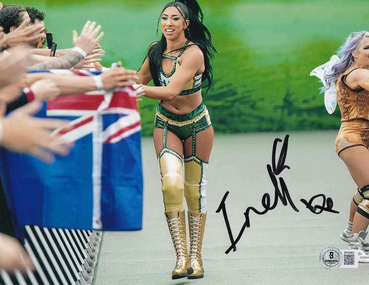 INDI HARTWELL signed (WWE) WRESTLING DIVA Smackdown 8X10 photo BECKETT BP09462