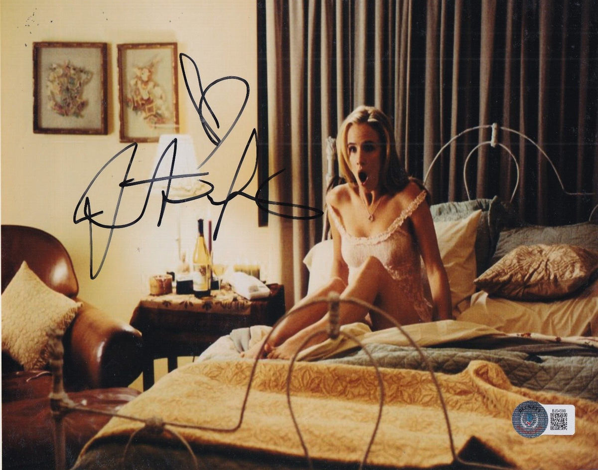JULIETTE LEWIS signed (OLD SCHOOL) Movie Heidi 8X10 photo BECKETT BAS BJ54599