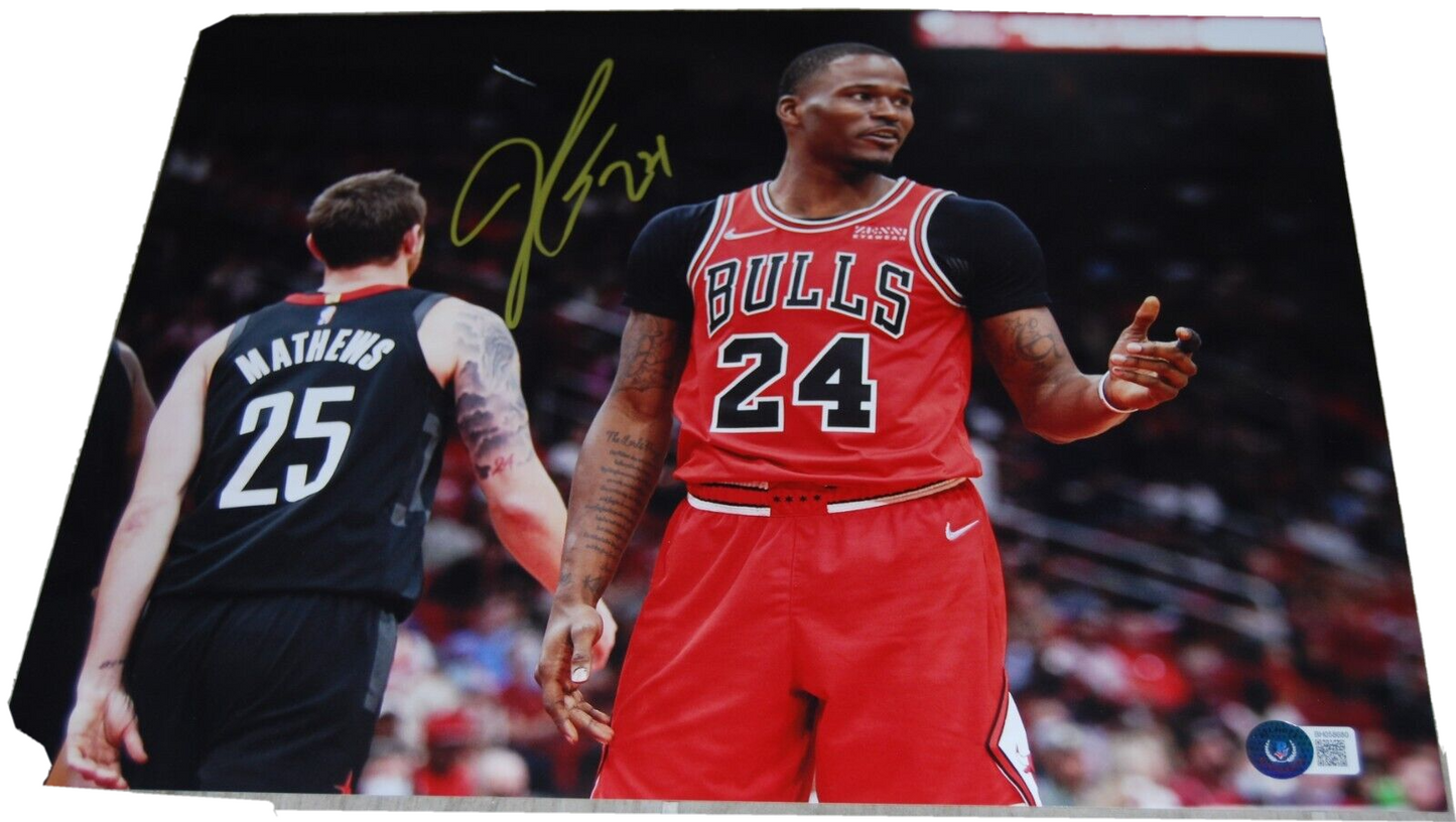 JAVONTE GREEN signed (CHICAGO BULLS) autographed 11X14 photo BECKETT BH058680