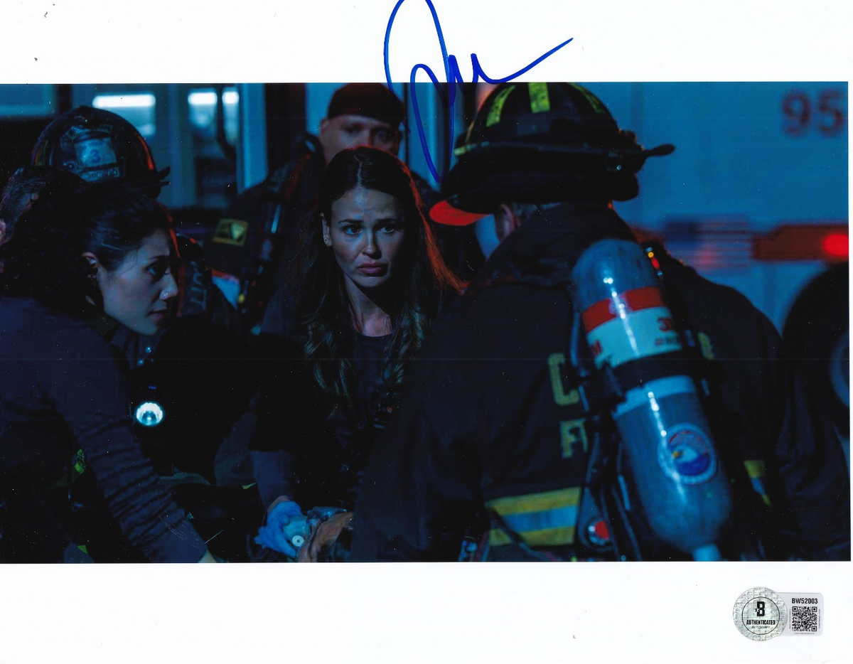 JOCELYN HUDON signed (CHICAGO FIRE) LIZZY NOVAK 8X10 photo BECKETT BAS BW52003