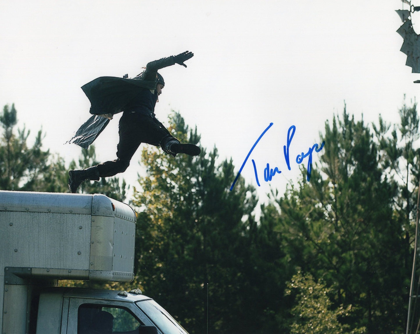 Tom Payne The Walking Dead Paul "Jesus" Rovia Signed 8x10 Photo w/COA #1