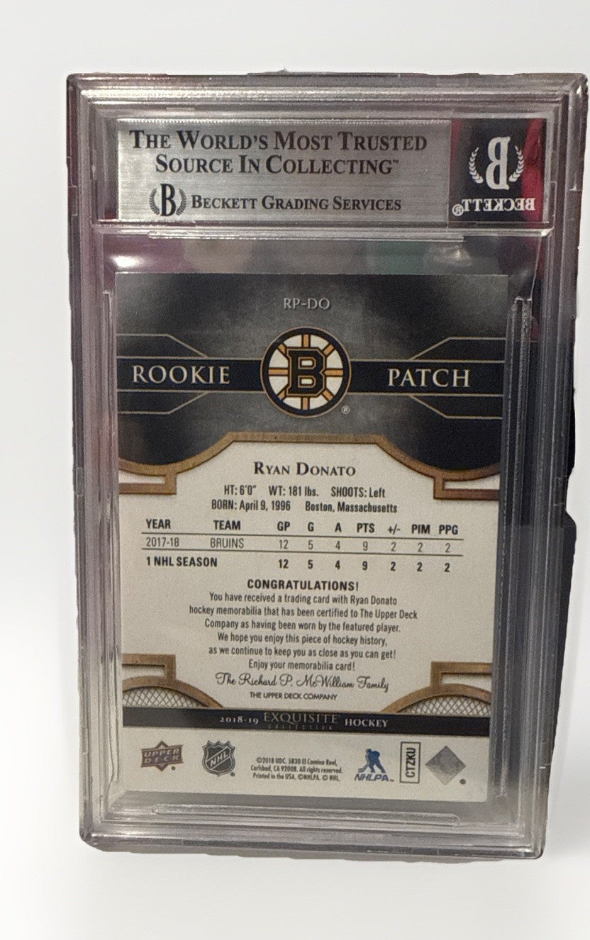 Ryan Donato signed 2018-19 Boston Bruins Exquisite Rookie Patch Card Beckett