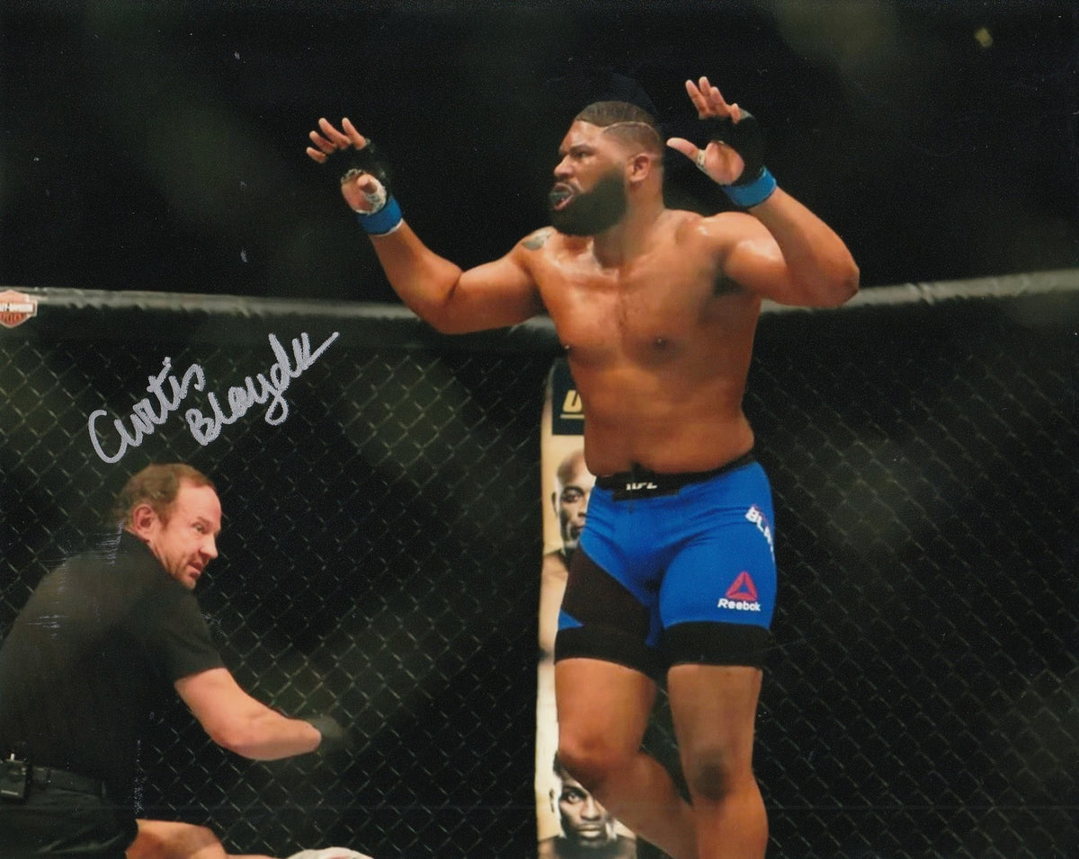 CURTIS "RAZOR" BLAYDES signed (UFC) MMA HEAVYWEIGHT FIGHTING 8X10 photo W/COA #2