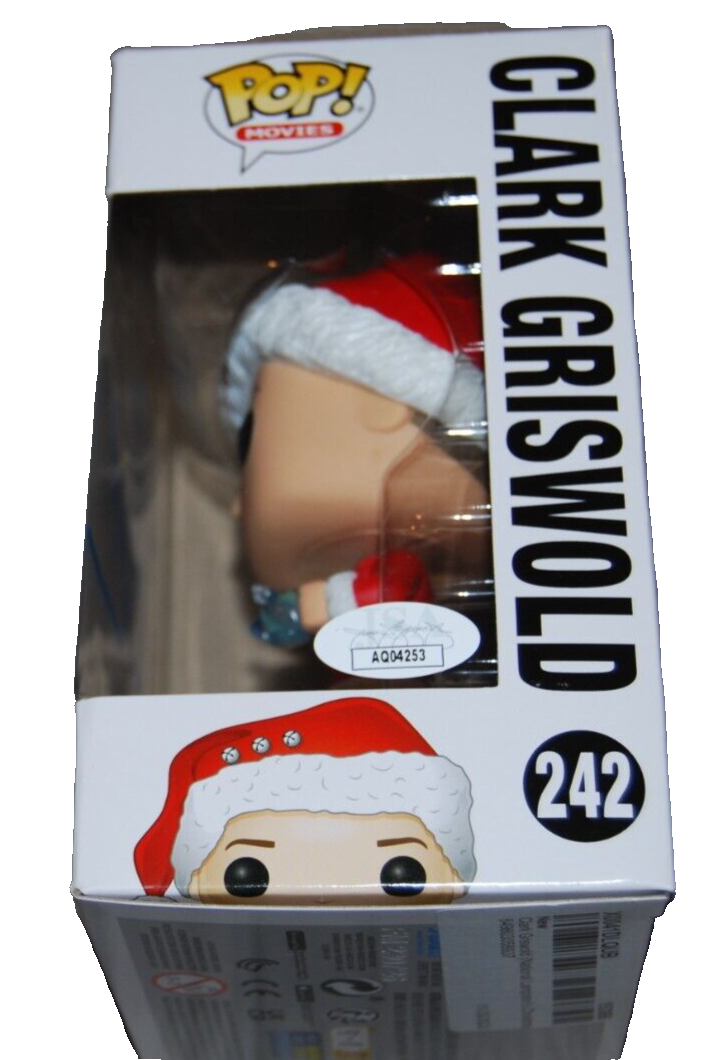 CHEVY CHASE signed (CHRISTMAS VACATION Clark Griswold #242 Funko Pop JSA AQ04253