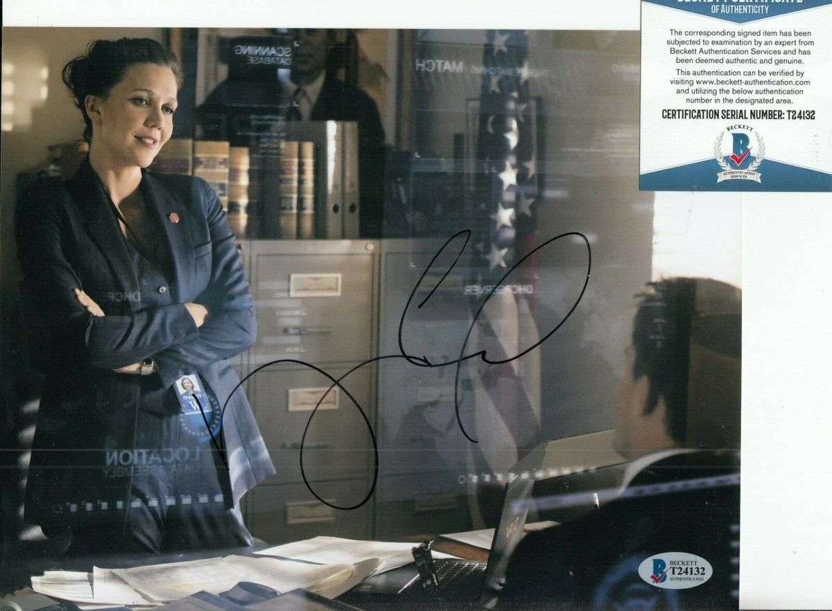 MAGGIE GYLLENHAAL signed (White House Down) 8X10 photo BAS BECKETT