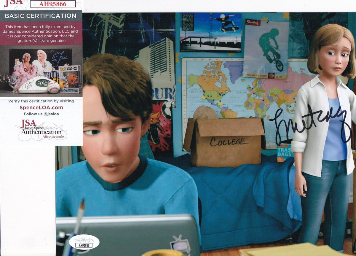 LAURIE METCALF signed (TOY STORY) Movie *ANDYS MOM* 8X10 photo JSA COA AH95866