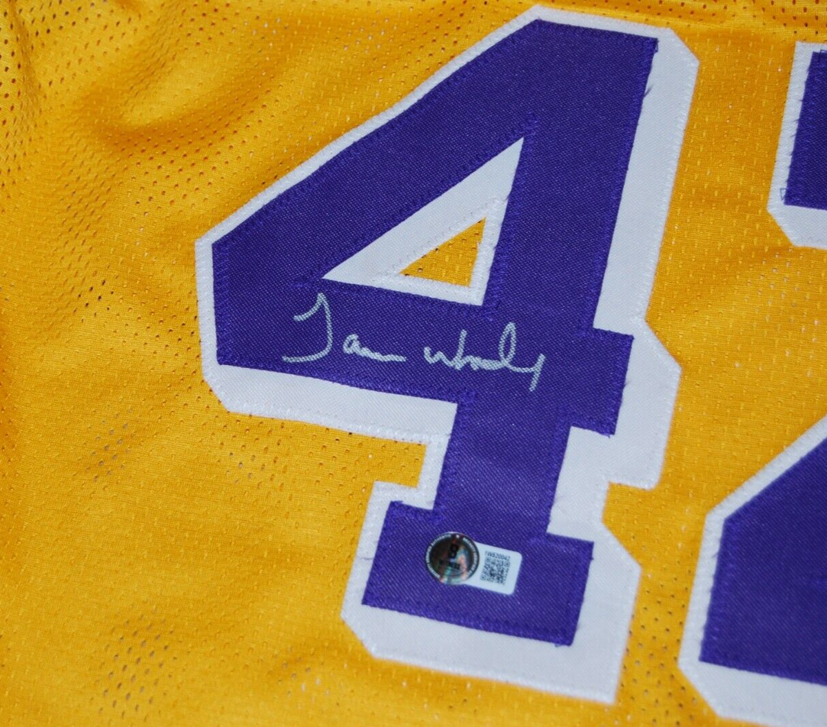 JAMES WORTHY signed (LOS ANGELES LAKERS) custom yellow Basketball jersey BECKETT