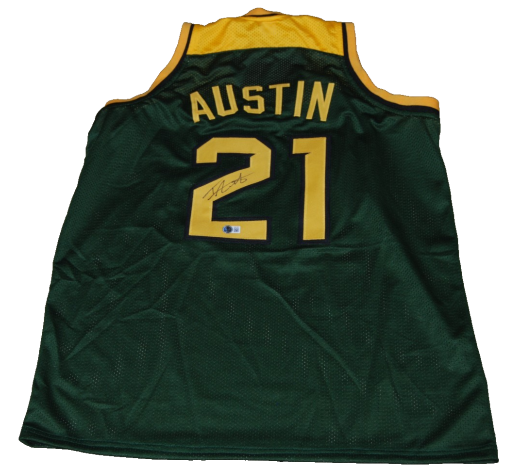 ISAIAH AUSTIN signed (BAYLOR BEARS) custom basketball jersey BECKETT BAS BW61007