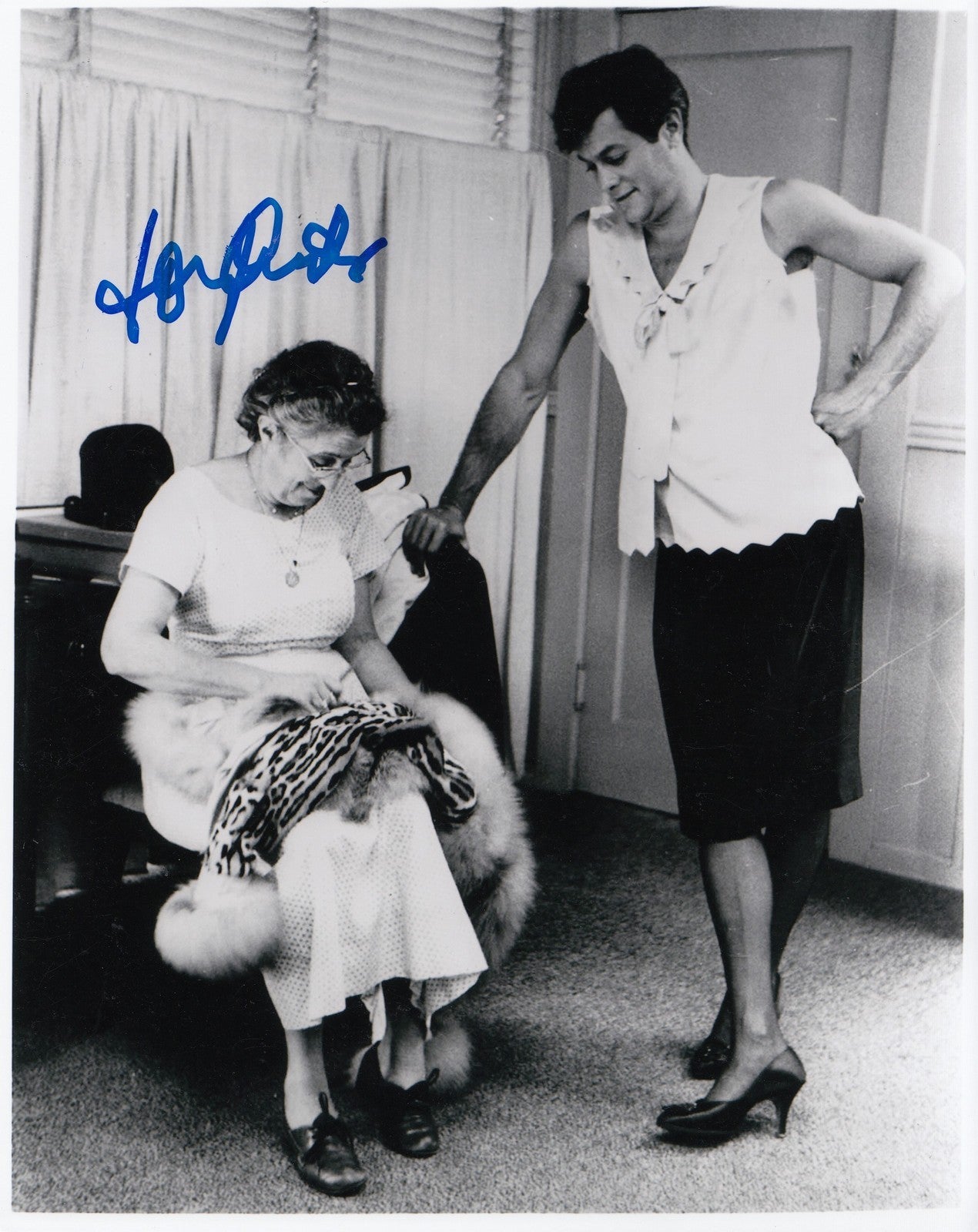 TONY CURTIS signed (SOME LIKE IT HOT) 8X10 photo W/COA *JOE/JOSEPHINE*