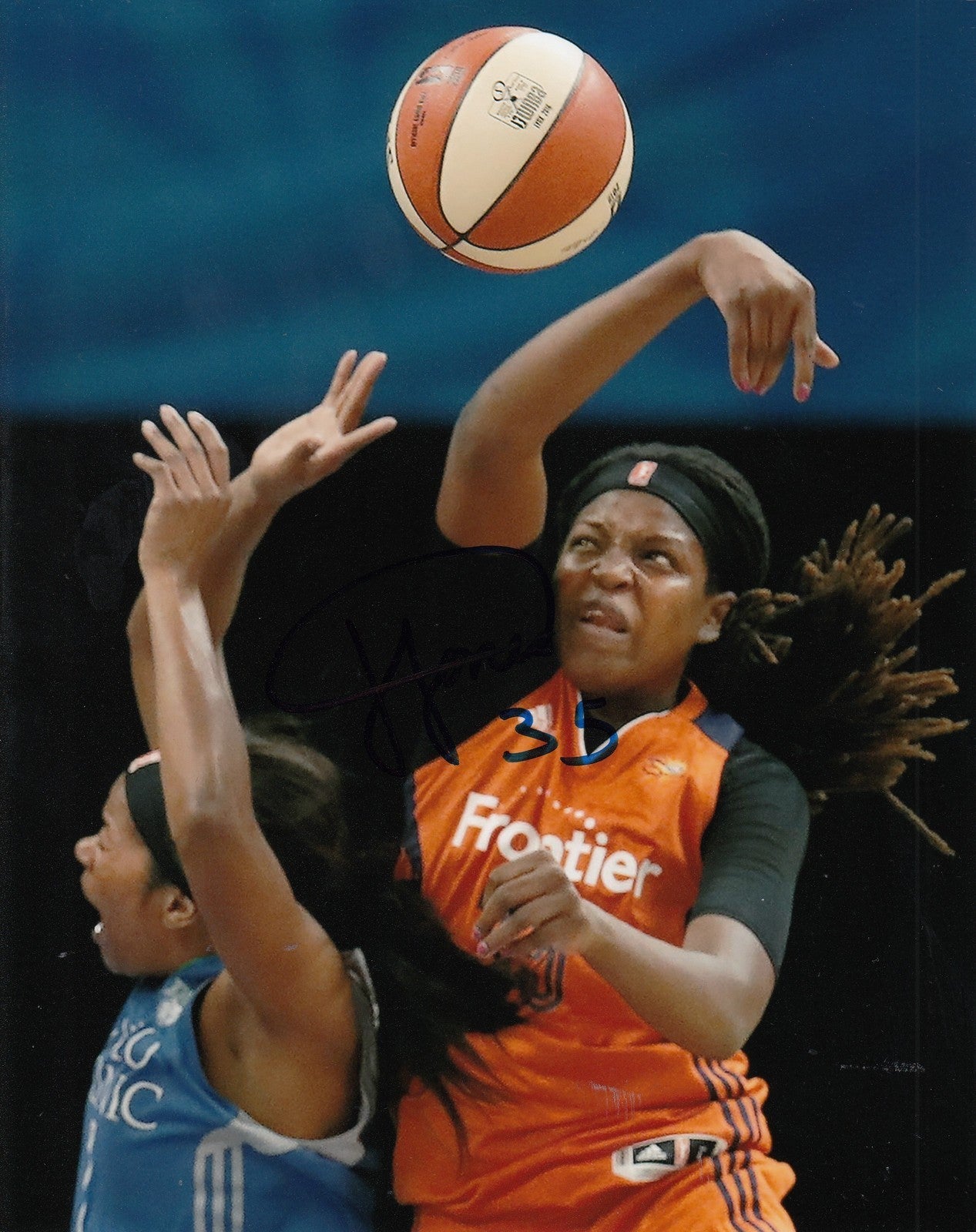 JONQUEL JONES signed (CONNECTICUT SUN) WNBA basketball 8X10 photo W/COA #5