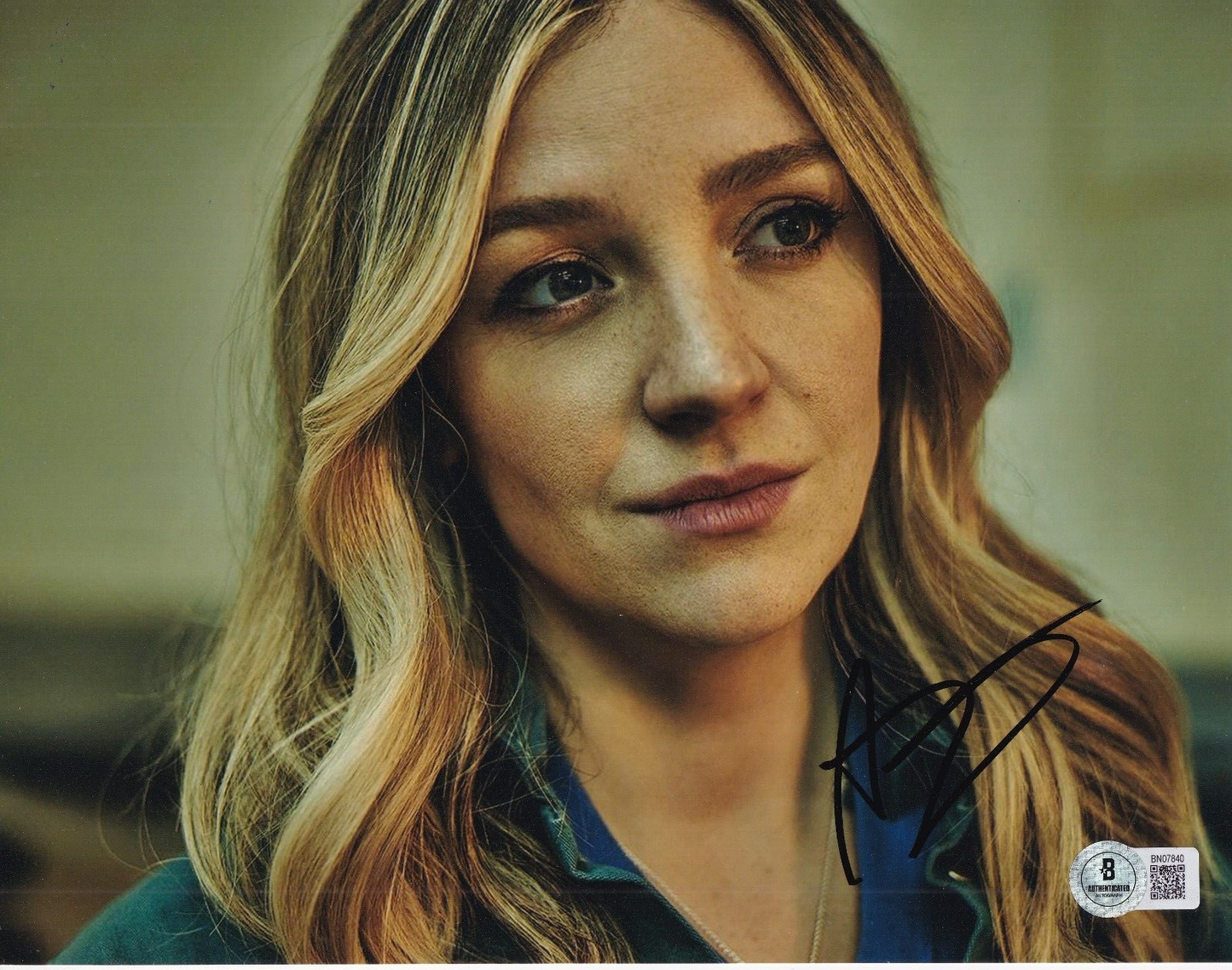 ABBY ELLIOTT signed (THE BEAR) Natalie Sugar Berzatto 8X10 photo BECKETT BN07840