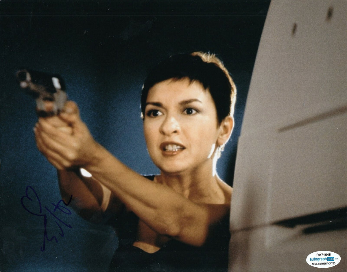 ELIZABETH PENA signed (RUSH HOUR)  *Det Johnson* 8X10 photo ACOA Authentic