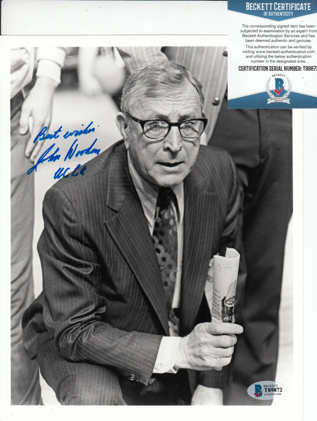 JOHN WOODEN signed (UCLA BRUINS) Basketball 8X10 photo BECKETT BAS T89872