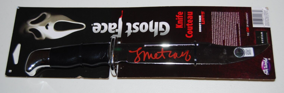LAURIE METCALF signed (SCREAM) Ghostface toy knife Mrs Loomis BECKETT BN71122