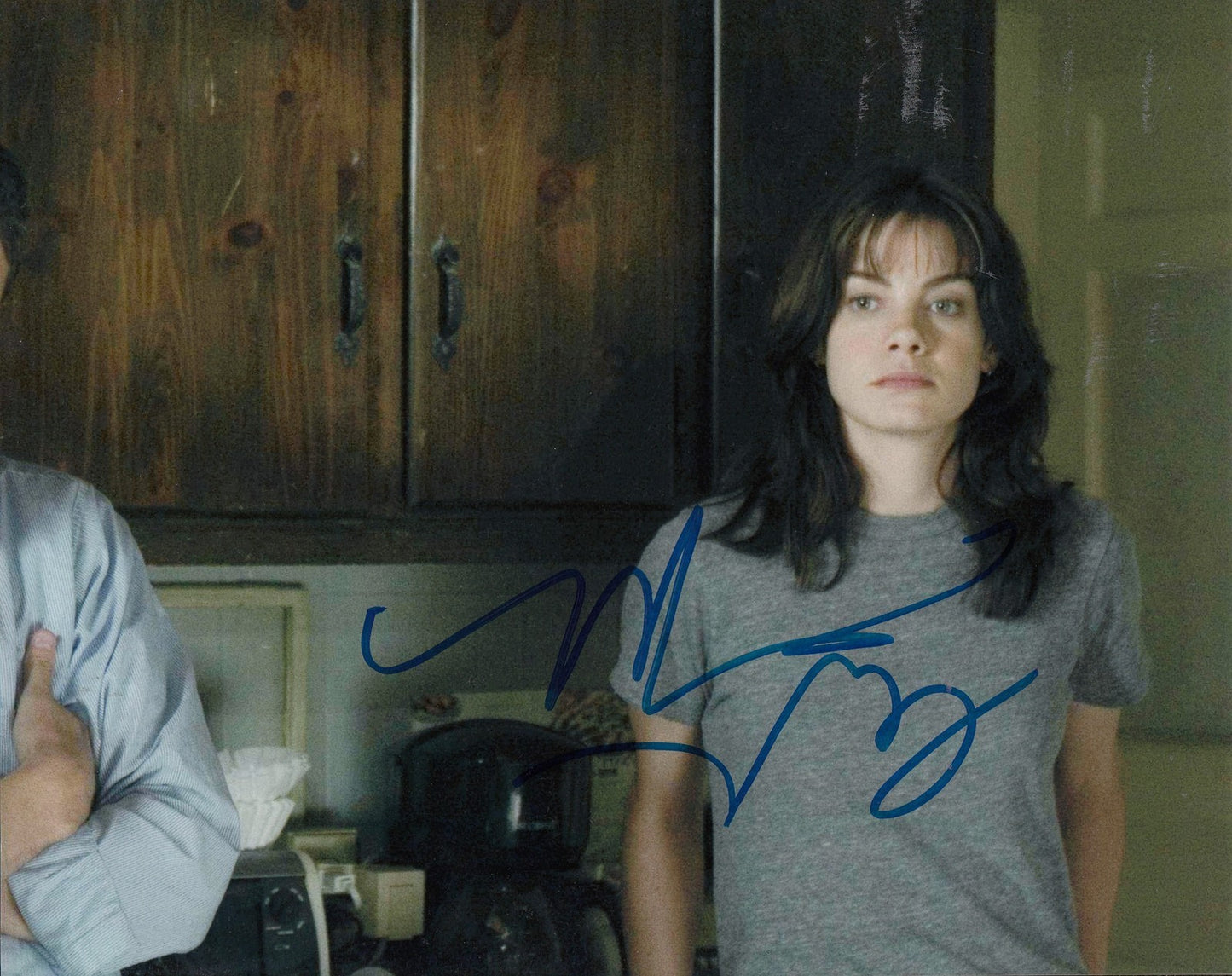 MICHELLE MONAGHN signed *GONE BABY GONE* MOVIE 8X10 photo Angie Gennaro W/COA