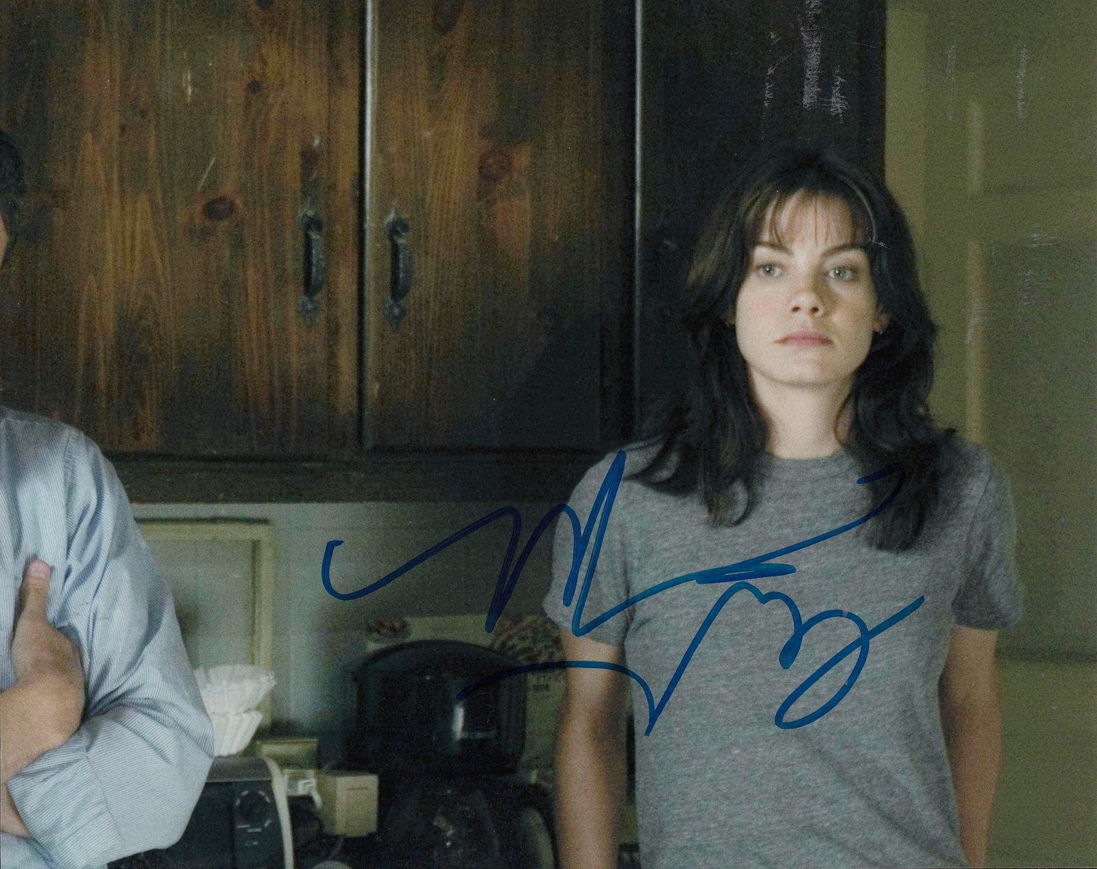 MICHELLE MONAGHN signed *GONE BABY GONE* MOVIE 8X10 photo Angie Gennaro W/COA
