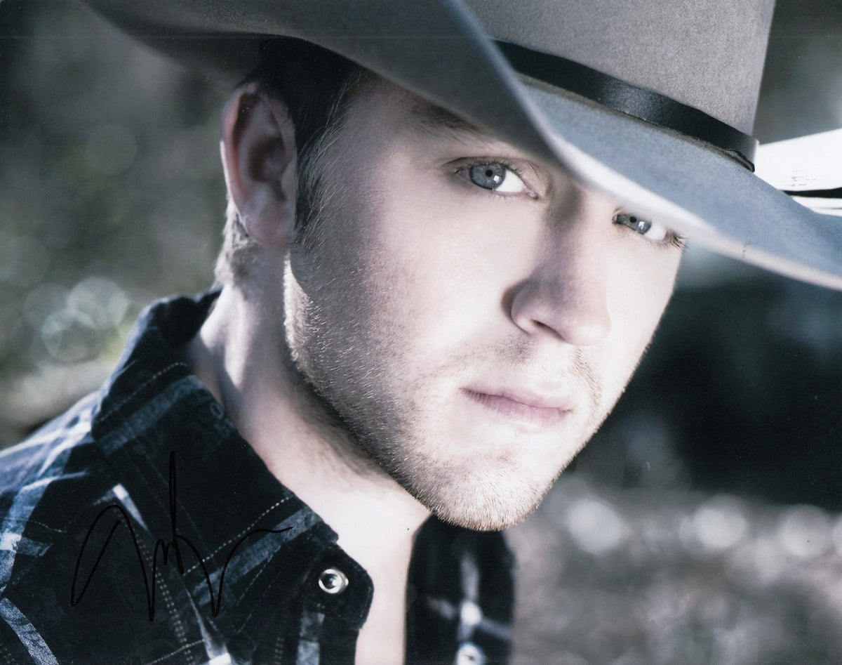 JUSTIN MOORE signed (COUNTRY MUSIC STAR) *SMALL TOWN USA* 8X10 photo W/COA